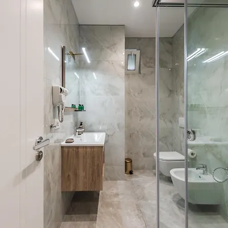 Adriatic Seaview Suites By Premium Selection 3* Дуррес