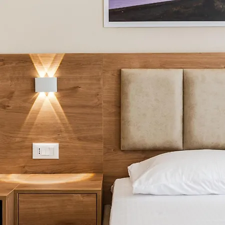 Апарт-отель Adriatic Seaview Suites By Premium Selection Дуррес